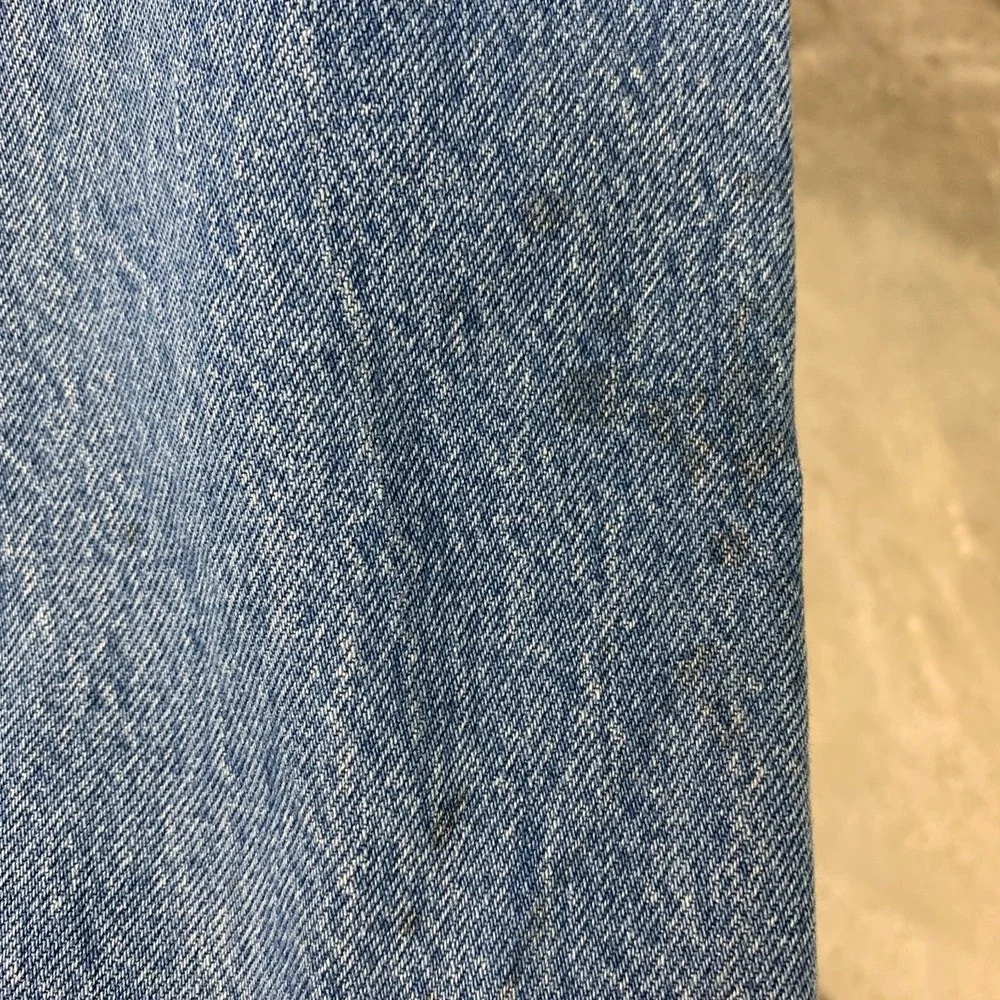 Levis Jeans 28x28 Blue Pants 501 Button Fly Straight Distressed Denim Tag 28x30‎